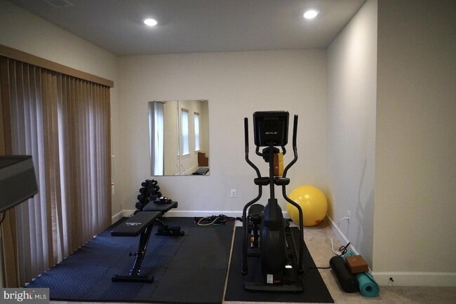 Building Photo - 730 Quarry Point Rd