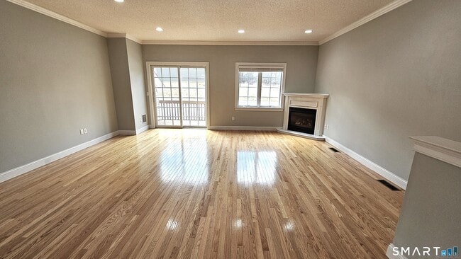 Building Photo - 1158 Hartford Turnpike