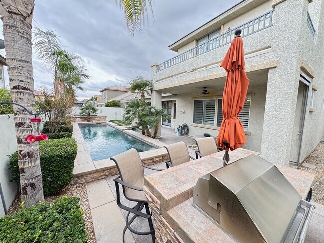 Building Photo - Spacious 4 Bedroom Home with Private Pool!