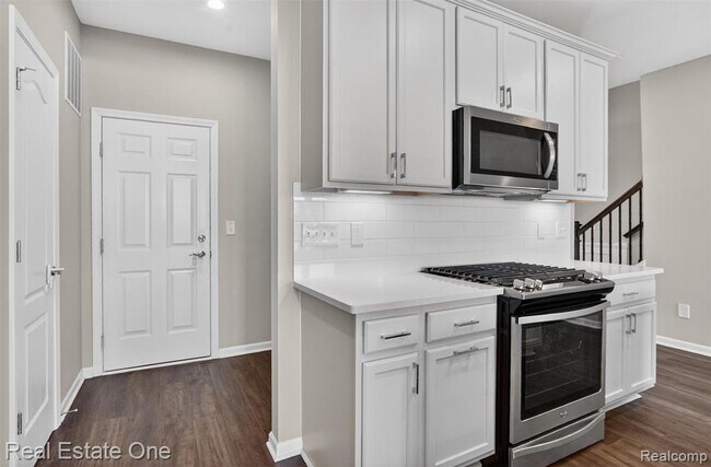 Building Photo - 4799 Broomfield Wy
