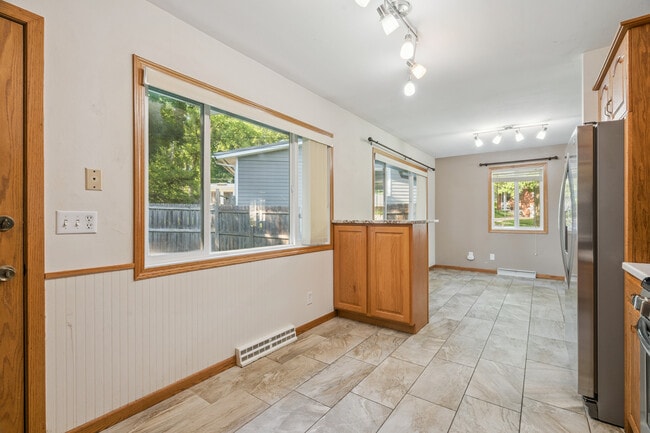 Building Photo - 923 Talwrn Ct