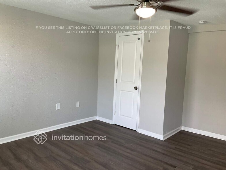 Building Photo - 5603 Santa Monica Dr