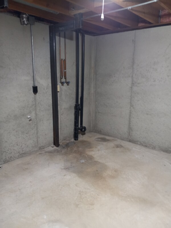Building Photo - 1244 Primrose Ln
