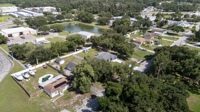 Building Photo - 3 Bed | 2 Bath | 1,200 Sq Ft Single-Family Home  RENT NOW WITH ZERO DEPOSIT on a 12-month lease!