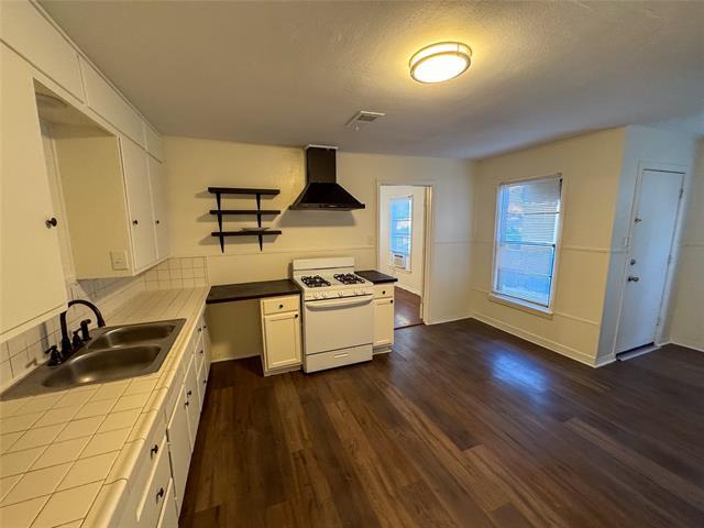 Building Photo - 1326 W Shepherd St