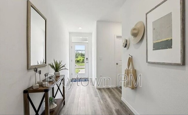 Building Photo - 32528 Weathered Oak Dr