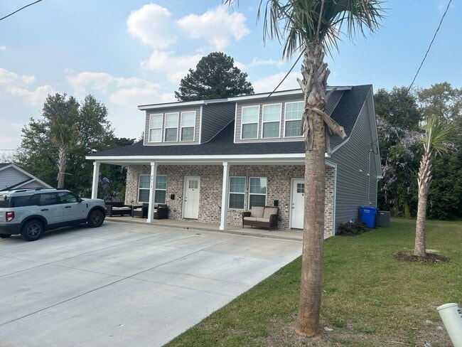 Building Photo - 2513 Bratton St