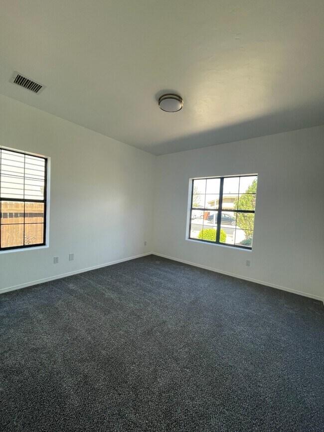 Building Photo - 3269 Orchid Way