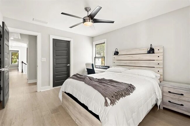 Building Photo - Spacious 4BR/4BA Home in Prime College Park Location