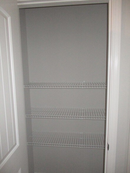 Building Photo - 515 Ferndale Pl