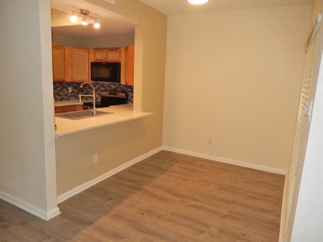 Building Photo - 8601 Park Ln