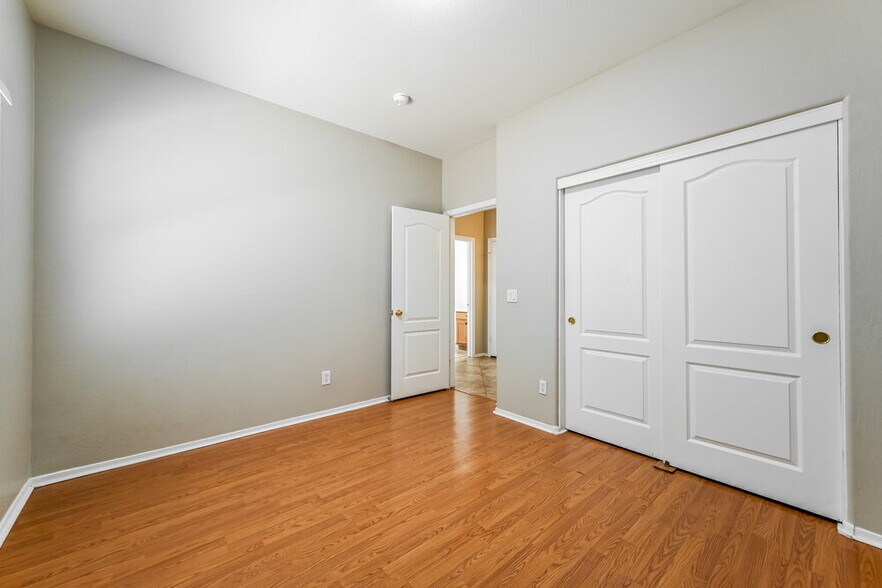 Building Photo - 3761 W Eastman Ct