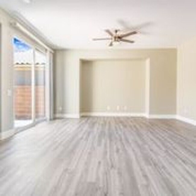 Building Photo - Welcome Home! Beautiful One Story Home in Aliante