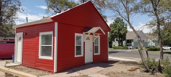 Primary Photo - 401 11th Ave