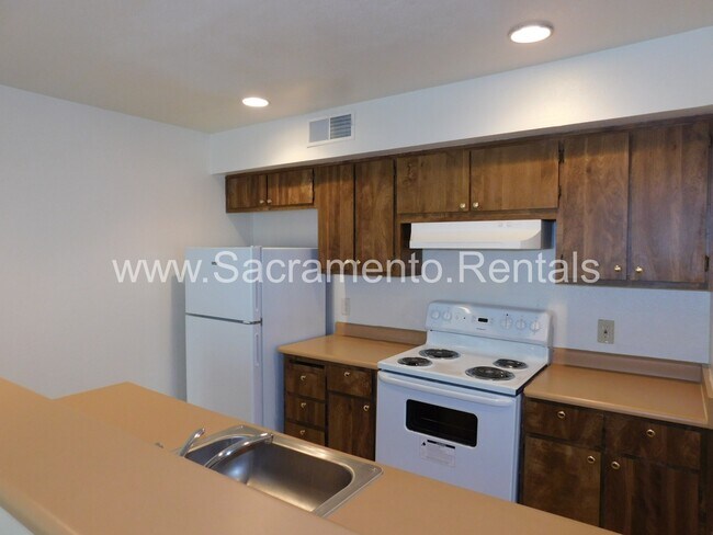 Building Photo - 750 Del Verde Cir