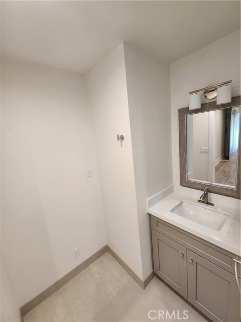 Building Photo - 418 Avenida Santa Barbara
