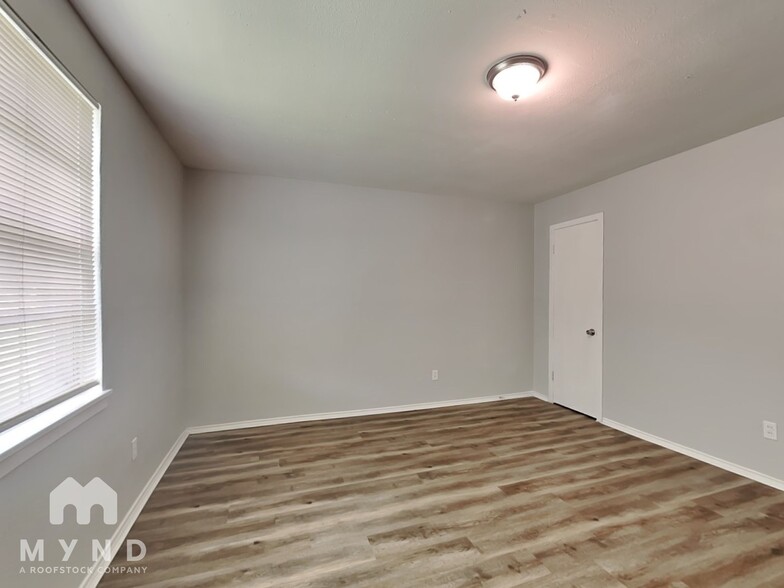 Building Photo - 4419 Trafalgar Dr