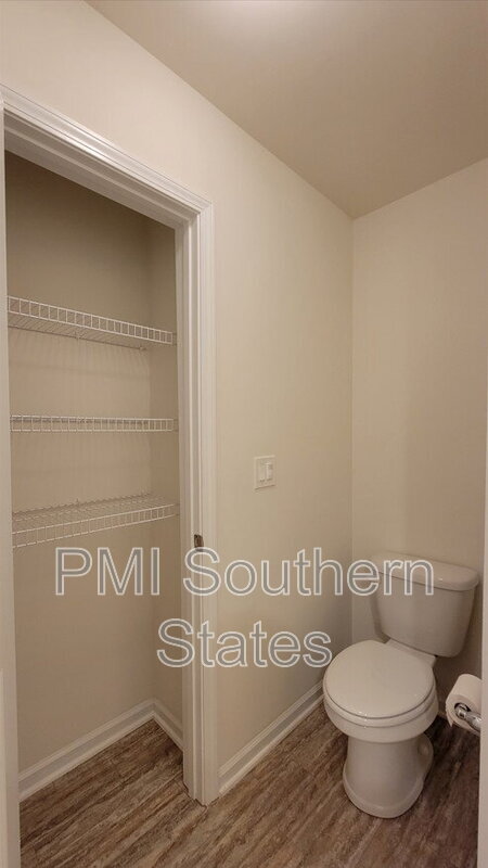 Building Photo - 31 Moorlyn Ln