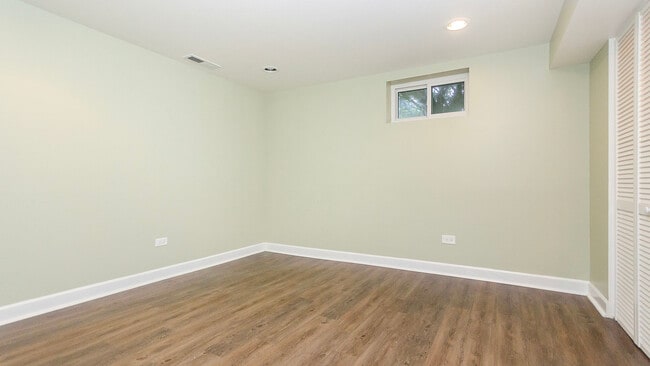 Building Photo - 100 Belle Plaine Ave