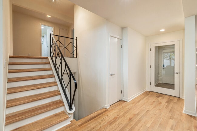 Building Photo - 10046 Sheridan Dr