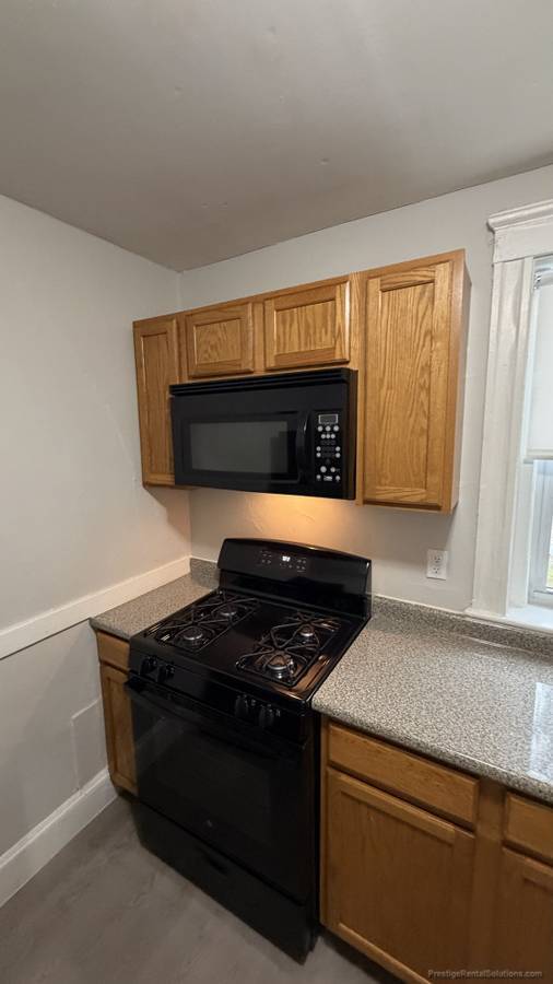 Building Photo - 30 Russell St