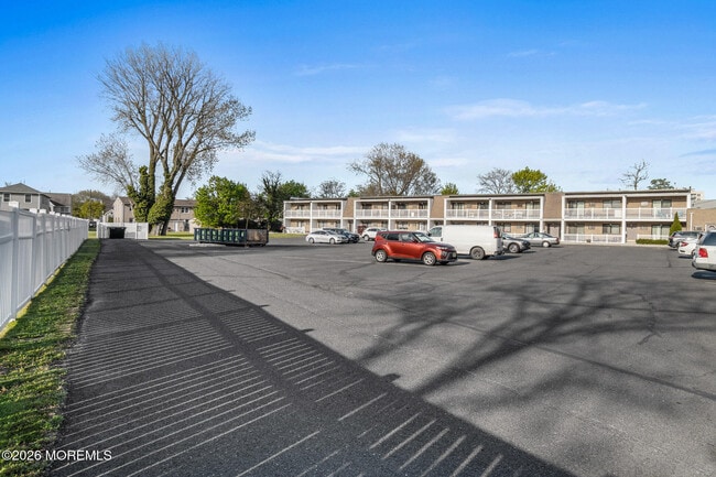 Building Photo - 119 Avery Ave