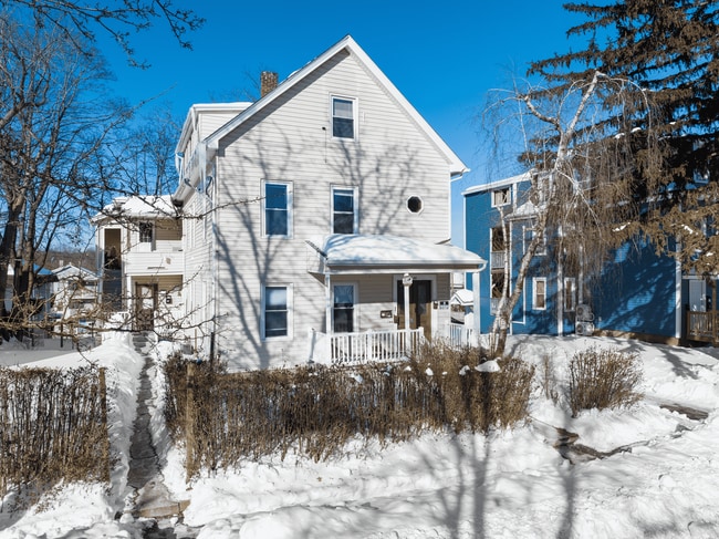 Building Photo - 22 Florence St