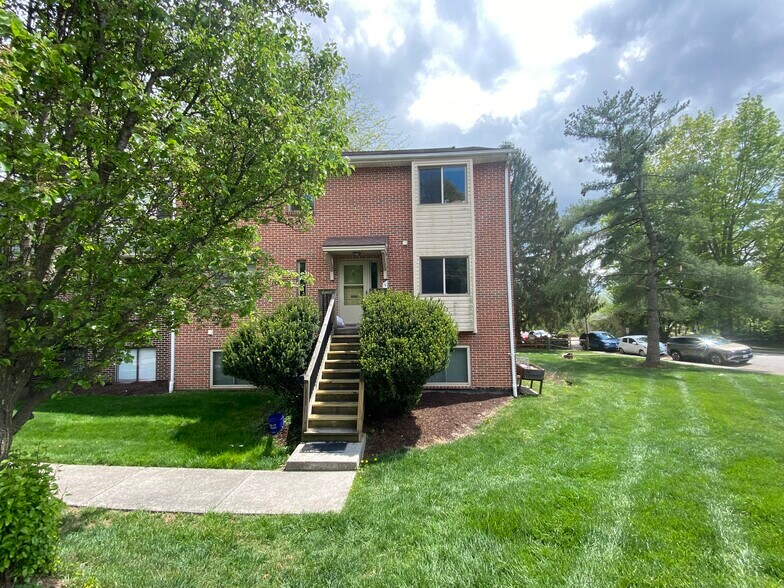 Building Photo - 500 Nellies Cave Rd