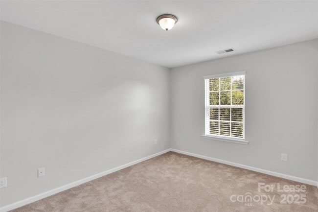 Building Photo - 3024 Kirkwall Ln
