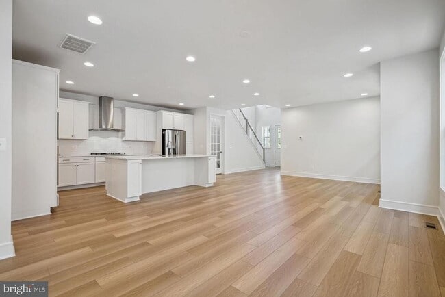 Building Photo - 23115 Glenwood Hts Cir