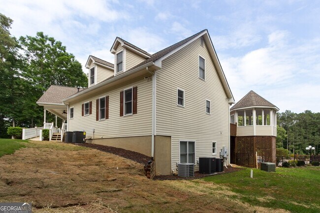 Building Photo - 5166 Wheeler Dr