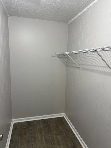 Building Photo - 711 20th St SE