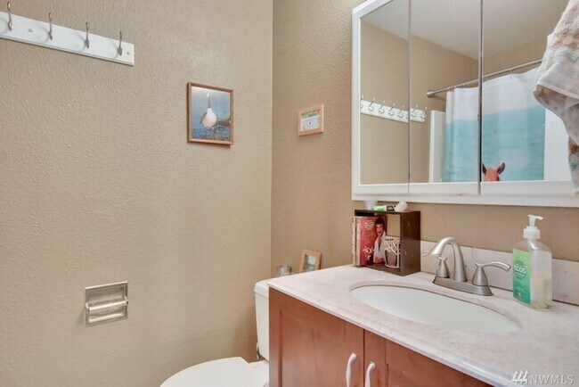 Building Photo - HOME SWEET HOME. .. 3 Bedroom Rambler with...