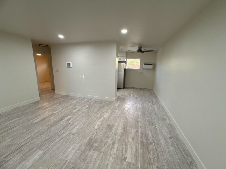 Building Photo - 8866 Donna Jean Ln