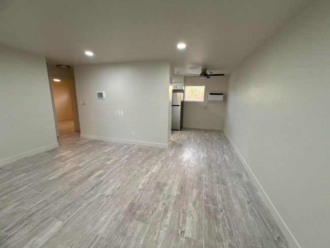 Building Photo - 8866 Donna Jean Ln