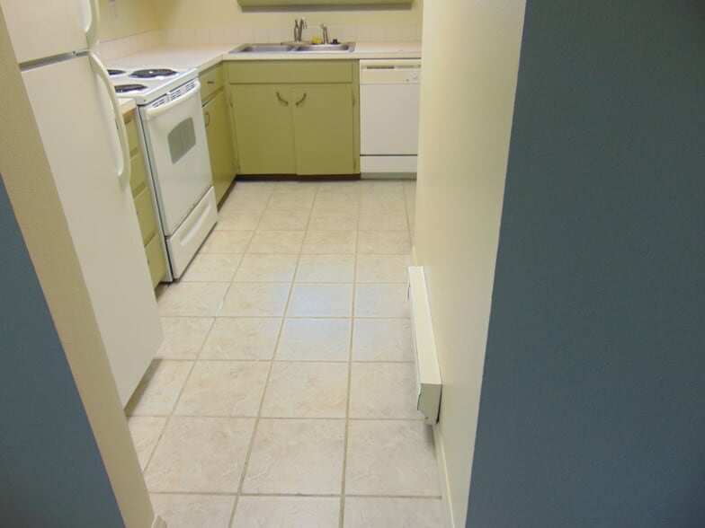 Building Photo - 511 Constitution Ave S