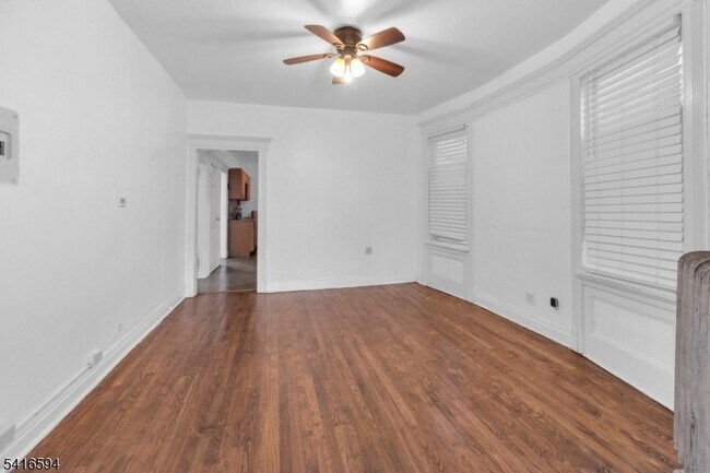 Building Photo - 19 N 7th St