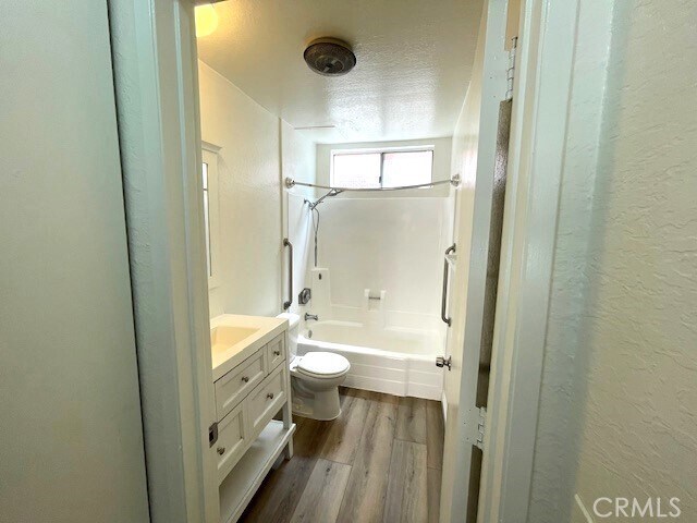 Building Photo - 14817 Sylvan St