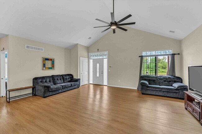 Building Photo - Italian Estates Property Management