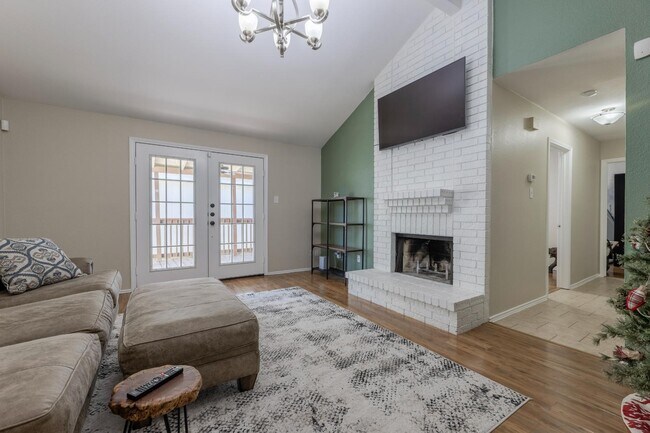 Building Photo - 15531 Knollglade