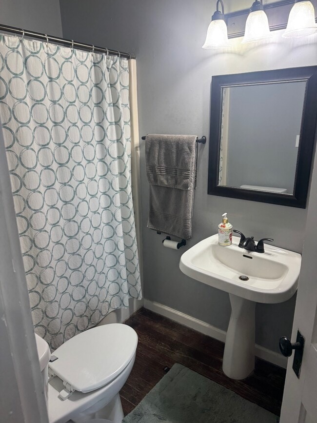 Building Photo - 748 9th St