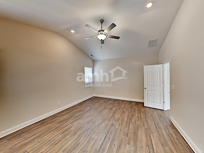 Building Photo - 90 Legacy Dr