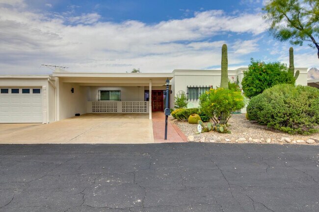 Building Photo - 5026 N Crestridge Dr