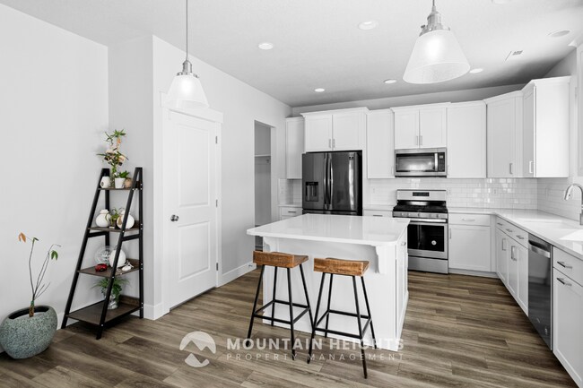 Building Photo - 2191 W Northridge Dr