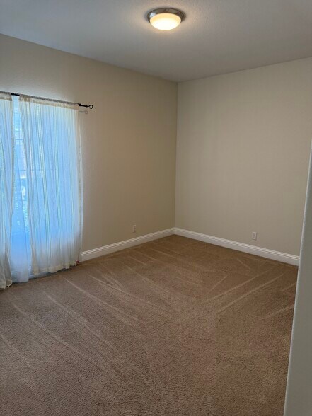 Building Photo - 1021 Fairmont Ct