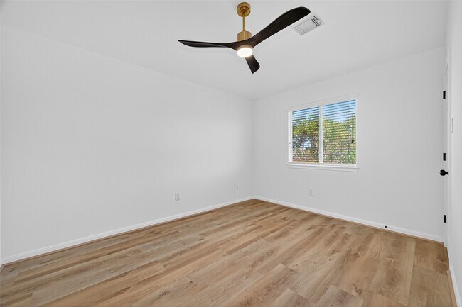 Building Photo - 17422 Bending Post Dr