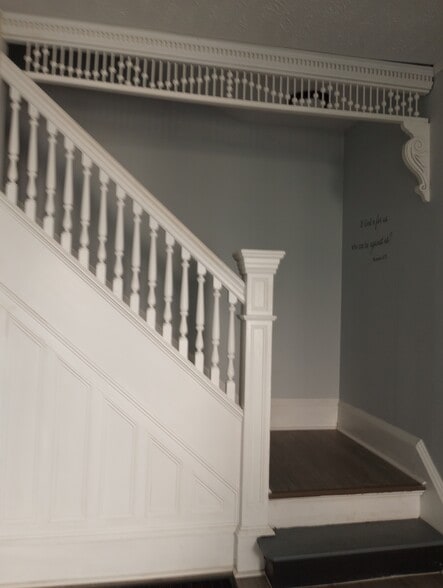 Building Photo - 410 Linden Pl