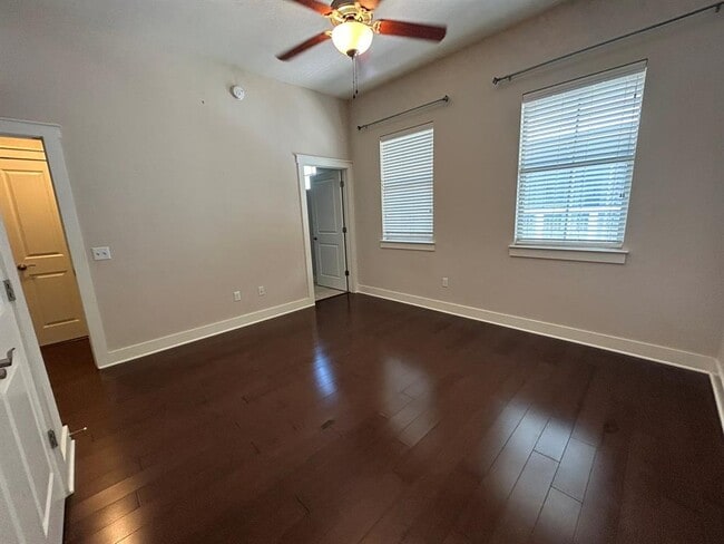 Building Photo - 2520 Bluebonnet Ln