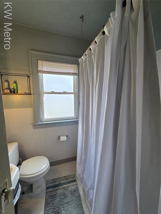 Building Photo - 226 Fielding St