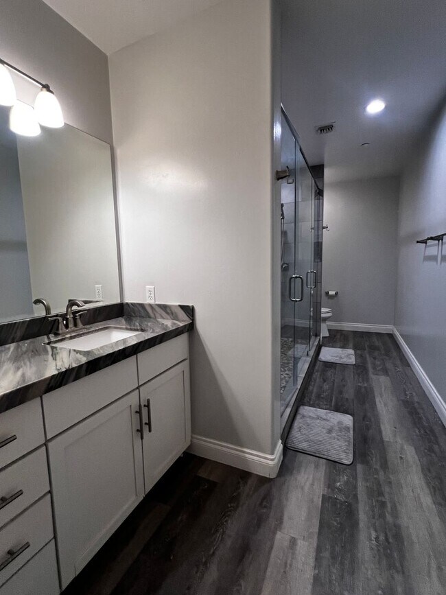 Building Photo - 2 Bed 2 Bath Furnished Condo Tempe Resort-...